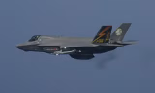 Tiêm kích F-35B Mỹ lần đầu bắn pháo siêu nhanh khi đang bay