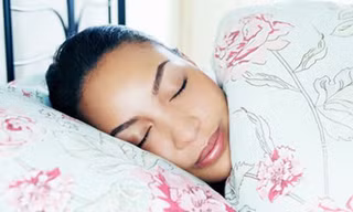 Để có làn da đẹp hơn trong lúc ngủ