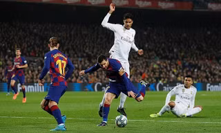 Messi bỏ lỡ cơ hội trong hiệp hai. Ảnh: Reuters.