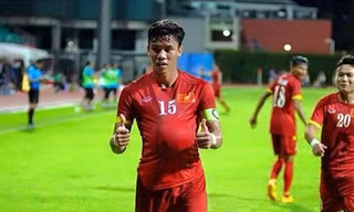 Thủ quân U23 Việt Nam nói về pha ăn mừng kiểu 'bụng bầu'