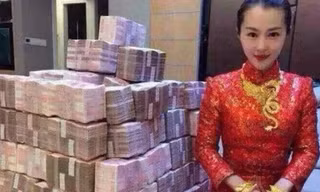 Cô dâu bên "núi" tiền mặt