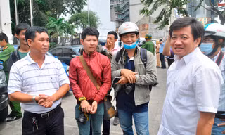 Ông Đoàn Ngọc Hải xuống đường xử lý lấn chiếm vỉa hè