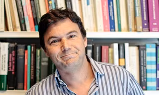 Nhà kinh tế học nổi tiếng người Pháp - Thomas Piketty. Ảnh: Slate