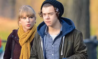 Taylor Swift chưa dám yêu trở lại vì sợ đàm tiếu