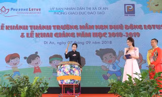 Lãnh đạo Bình Dương đánh trống khai giảng