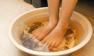 Ngâm chân giúp giảm căng thẳng