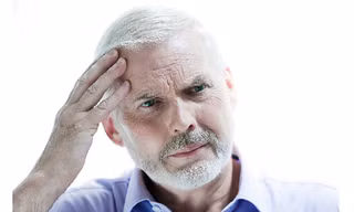 Suy giảm trí nhớ là bệnh lý thoái hóa não thường gặp ở người cao tuổi, ngoài 60 tuổi.