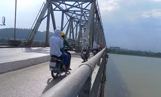 Cầu Bến Thủy nơi xảy ra sự việc