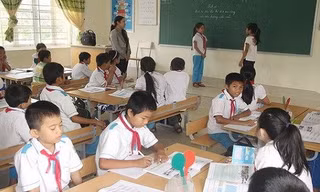 Giáo viên quyền lực không nói trên bục giảng: Sự im lặng 'thành tích'?