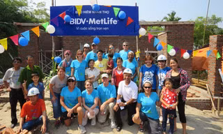 BIDV MetLife xây nhà trao tặng cho người nghèo tại Việt Nam