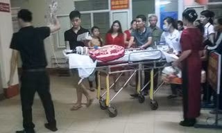 Chị Ngà bị gãy xương đùi, đang nằm điều trị cấp cứu tại BV Việt Đức