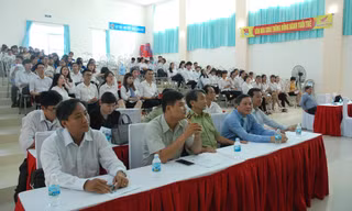 Những đề tài thực tiễn mà các chuyên gia chia sẻ thực sự thu hút sự quan tâm của các sinh viên thông qua rất nhiều câu hỏi được đặt ra.