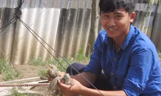 Anh Lĩnh thu hoạch dông thương phẩm - Ảnh: Trần Thanh Phong 