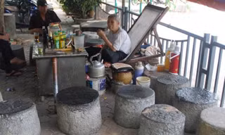 Độc đáo quán trà 'cối đá' giữa Thủ đô