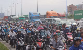 Cách xa cảng Cát Lái khoảng 10km, con đường Xa Lộ Hà Nội từ cầu Rạch Chiếc (Q.2), hướng về Mai Chí Thọ, Đồng Văn Cống...về cảng Cát Lái bị ùn tắc giao thông
