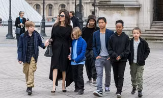 Angelina Jolie và 6 người con trong một lần dạo phố