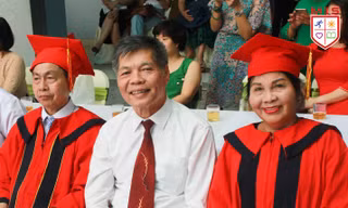 TS-NGƯT Nguyễn Thanh Sơn (áo trắng, ở giữa)