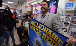 Chủ cửa hàng 7 - Eleven cũng được thưởng 1 triệu USD. Ảnh: Los Angeles Times