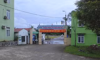 Trường Trung cấp nghề Hưng Đô, nơi xảy ra vụ sai phạm. Ảnh: Lê Hoàng.