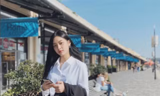 Nữ sinh Việt tại Pháp học giỏi, xinh đẹp 'gây thương nhớ'