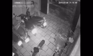 Clip trộm xe máy bất thành ở Sài Gòn