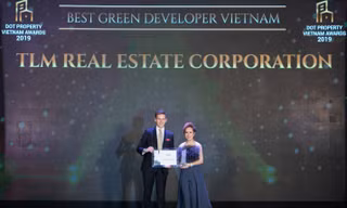 Bà Nguyễn Thị Thanh Tú – Chủ tịch HĐQT Tập đoàn BĐS TLM nhận giải thưởng “Nhà phát triển bất động sản xanh tốt nhất Việt Nam 2019”