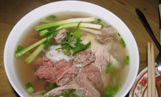Những trải nghiệm ăn phở kinh hoàng ở Hà Nội