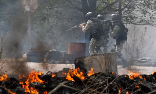 Quân đội Ukraine phá hủy một chốt chặn của người biểu tình 