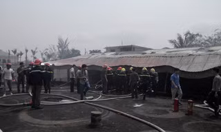 Cháy kho đựng vật liệu nhà máy nước