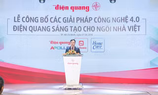 Ông Hồ Quỳnh Hưng - Chủ tịch Hội đồng Quản trị, Tổng Giám đốc công ty Điện Quang, phát biểu tại sự kiện