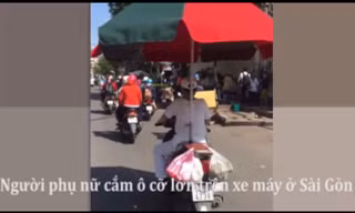 Những kiểu độ xe máy chống nắng nóng chỉ có ở Việt Nam