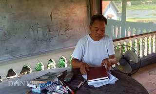 Nơi lớp học của thầy trò nằm trên tầng thượng của ngôi nhà rất gọn gàng và mát mẻ.