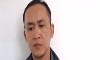 Hung thủ Hà Hồng Đạt khi bị bắt giữ tại cơ quan công an
