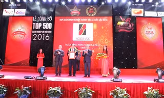 Tổng Giám đốc Tiết Văn Thành nhận giải Top50 doanh nghiệp thành tựu và xuất sắc năm 2016 