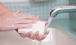Xà phòng diệt khuẩn gây ung thư vú
