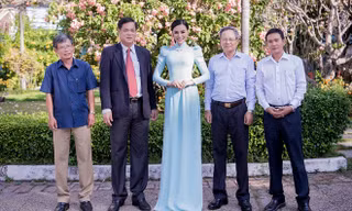 Trần Huyền Nhung dịu dàng với áo dài truyền thống của NTK Tuấn Hải 