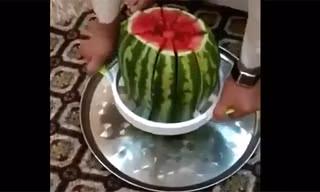 Cắt dưa hấu trong 3 giây