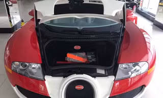 Siêu xe Bugatti Veyron đang được rao bán tại một showroom ở TP.HCM. Ảnh: Huracan.