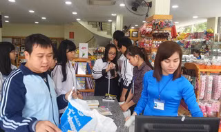 Nhà sách Tiền Phong Thanh Hóa sẵn sàng cho giờ khai trương