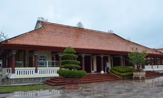 Khu trưng bày vật lưu niệm của Thủ tướng Phạm Văn Đồng ở quê nhà thuộc xã Đức Tân (huyện Mộ Đức, tỉnh Quảng Ngãi).