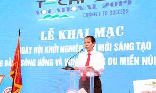 Phó tổng cục trưởng Tổng cục Giáo dục nghề nghiệp Đỗ Năng Khánh phát biểu khai mạc Techfest.
