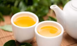 Thói quen gây hại cho bạn khi thức dậy