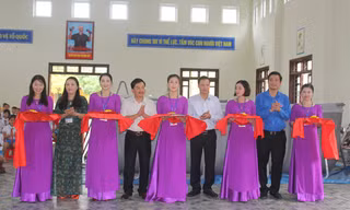 Lễ cắt băng khánh thành công trình bể bơi di động