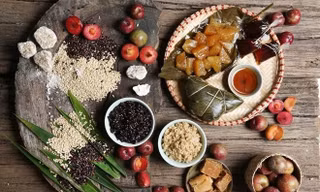 Mâm cỗ cúng Tết Đoan Ngọ. Ảnh: Vietnamnet.