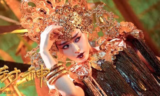 'Đát Kỷ' Phạm Băng Băng vừa dữ dằn, vừa khêu gợi