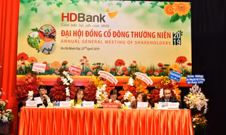 HDBank chia cổ tức và cổ phiếu thưởng 30%