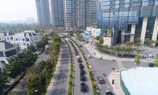 Đoàn xe khởi hành từ tòa nhà cao nhất Đông Nam Á - Landmark 81