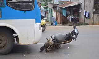 Hiện trường vụ tai nạn khiến 2 người bị thương nặng