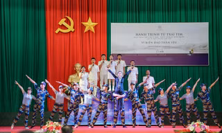 Ca sĩ Hoàng Thùy Linh: Ngay tại thời điểm khó khăn, bế tắc tôi đã tìm đến sách