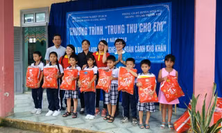 Bibica phối hợp với Quỹ Doanh Nhân và Đoàn bác sĩ tâm Việt thực hiện chương trình “trung thu cho em” tại các tỉnh Đak Nông, Bình Phước